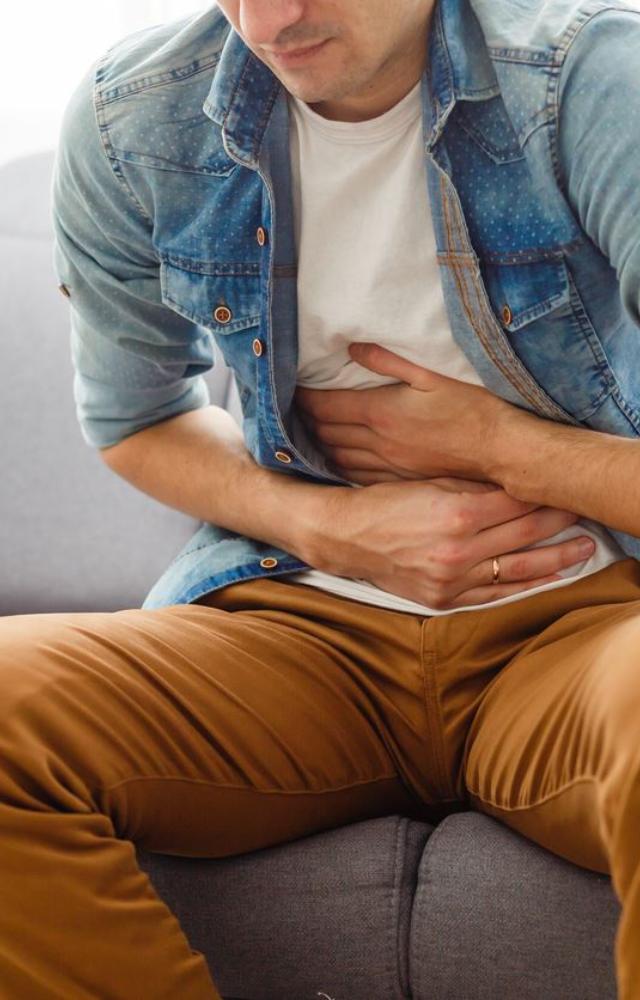 Maida, or refined flour, is low in fiber, vitamins, and minerals. Regular consumption of maida can lead to constipation, bloating, and other digestive problems.