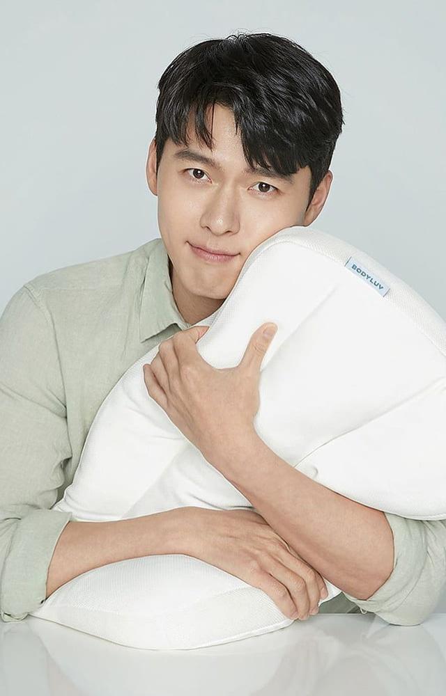 He is fluent in English, which has helped him communicate easily during international promotions and interviews.