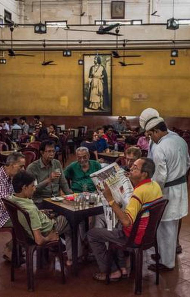 This iconic chain of coffee houses has been a hub for intellectuals and artists since 1942. They`re famous for their filter coffee, snacks, and hearty meals.