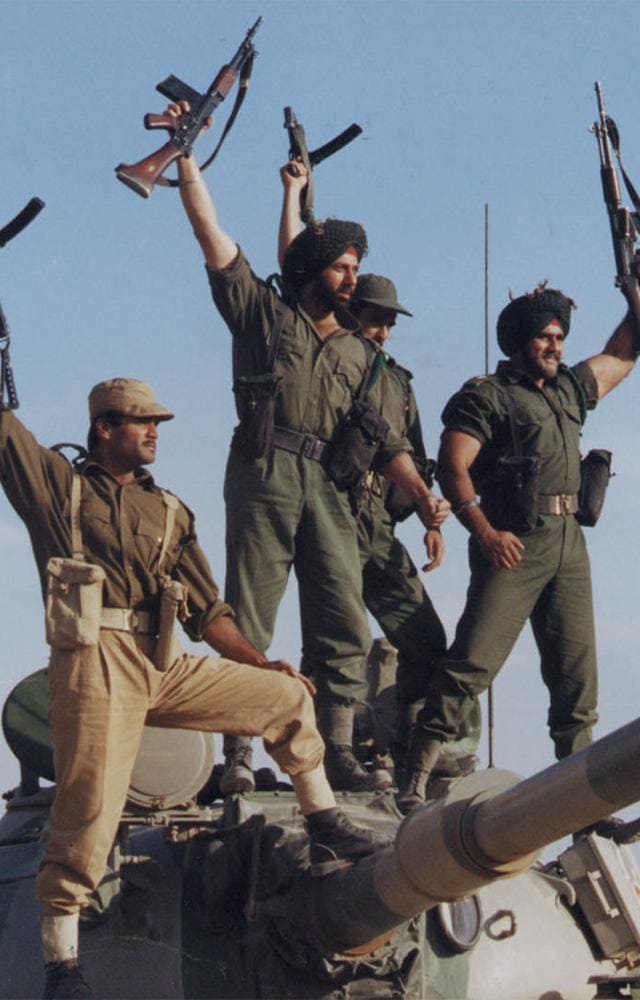 Probably one of the first Bollywood movies to give a gist of the India-Pakistan 1971 war, Border became a patriotic classic for every Indian moviegoer.