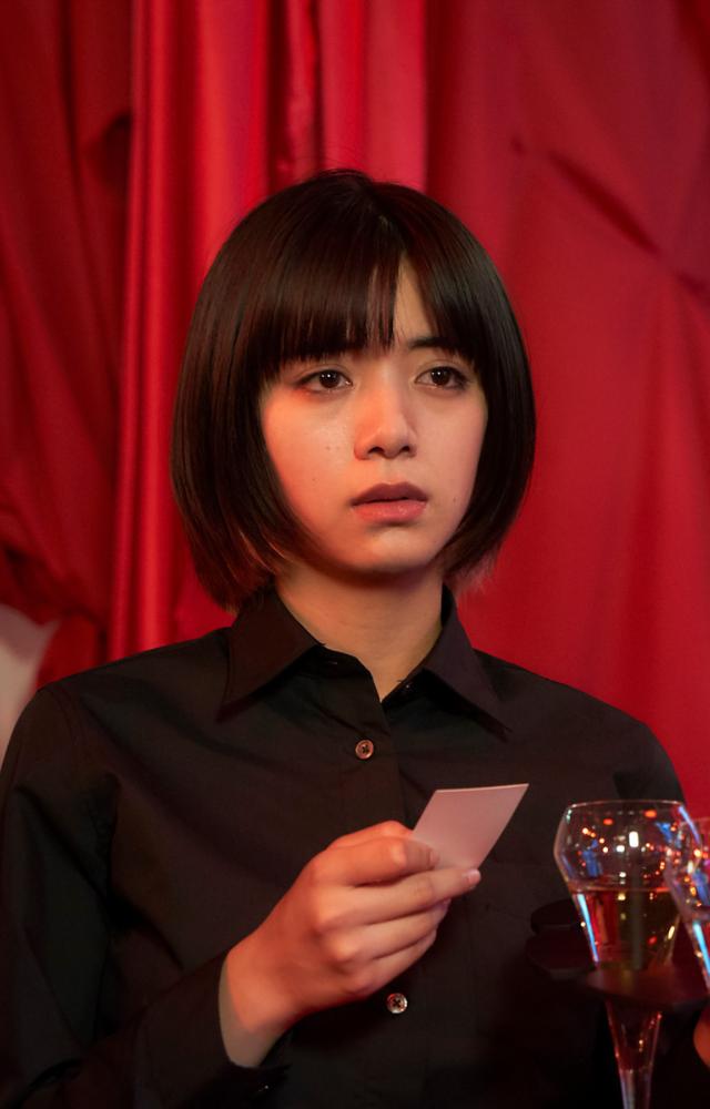 Aspiring actress Limi navigates Tokyo`s social media scene, chasing fame and love. A stylish drama exploring the blurred lines of online and offline life.