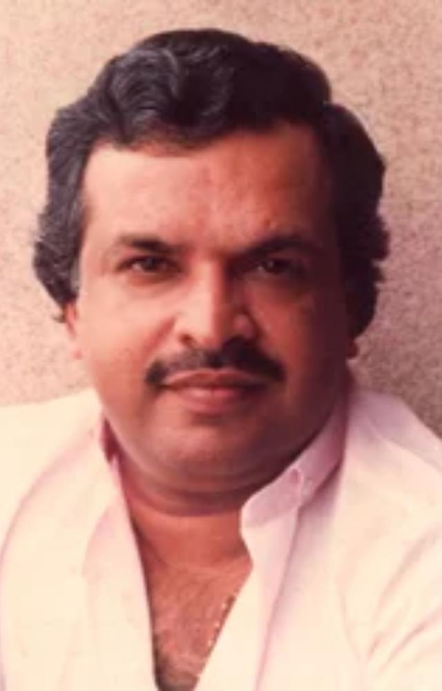 A classic from Vaidhegi Kaathirundhaal, known for its soulful rendition and beautiful composition.