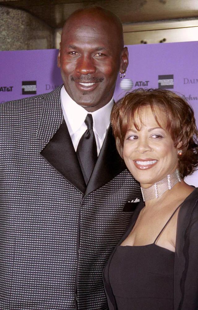 NBA legend Michael Jordan`s divorce from his wife Juanita Vanoy remains the costliest separation in sports history.  He ended up paying Rs 1,454.8 crore.