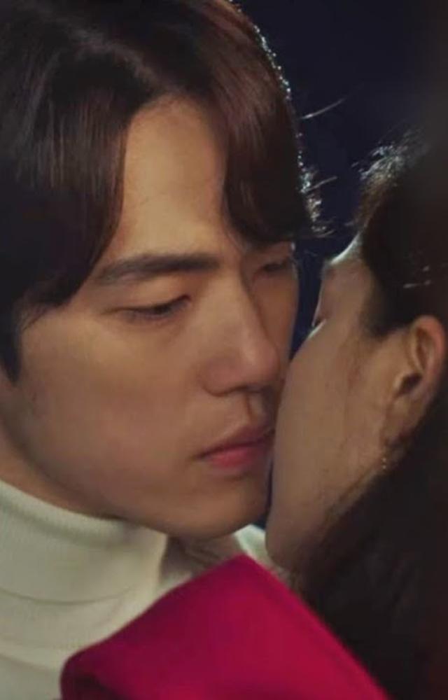 Gu Seung Jun and Seo Dan`s initially cold relationship blossoms into a poignant and ultimately heartbreaking romance. Their bickering is cute.