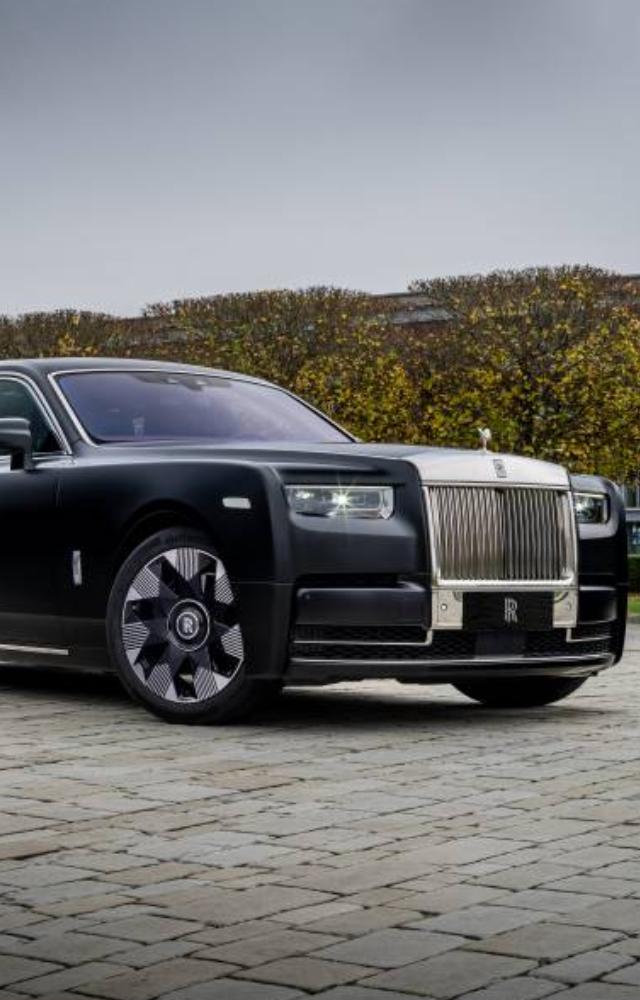 Kamal’s crown jewel! The handcrafted British beast boasts a 6.75L V12, suicide doors, and starlight headliner – perfect for his Ulaganayagan stature.