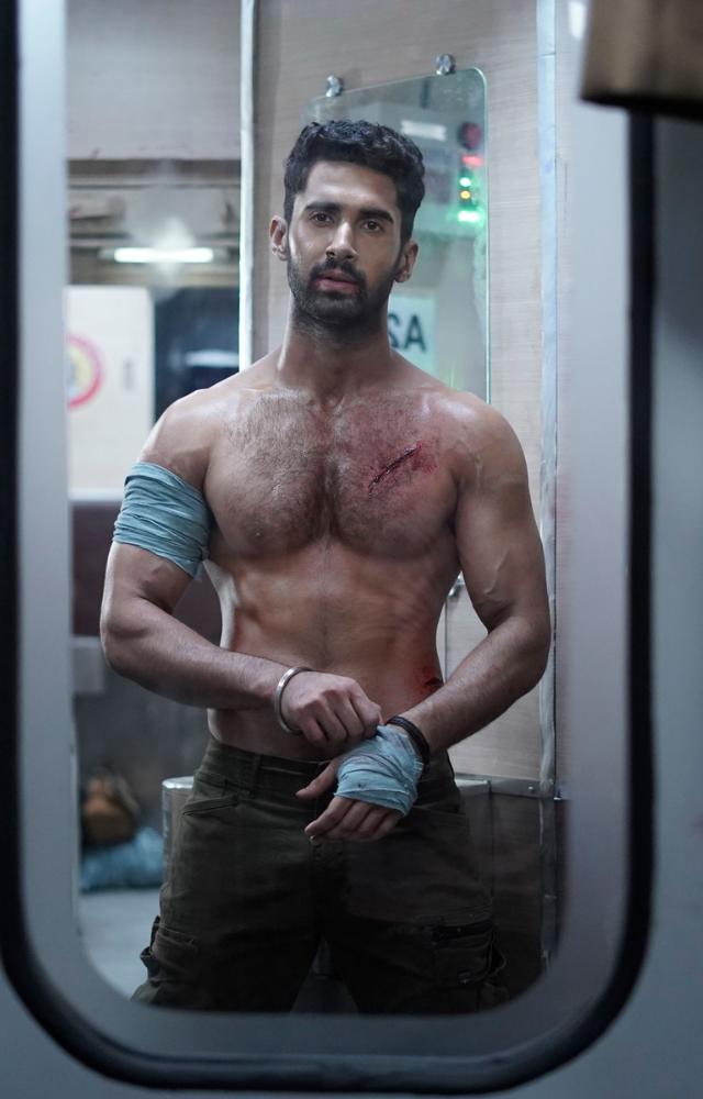 The film includes gruesome deaths and intense action scenes. Amrit sees Tulika and Viresh brutally murdered by dacoits