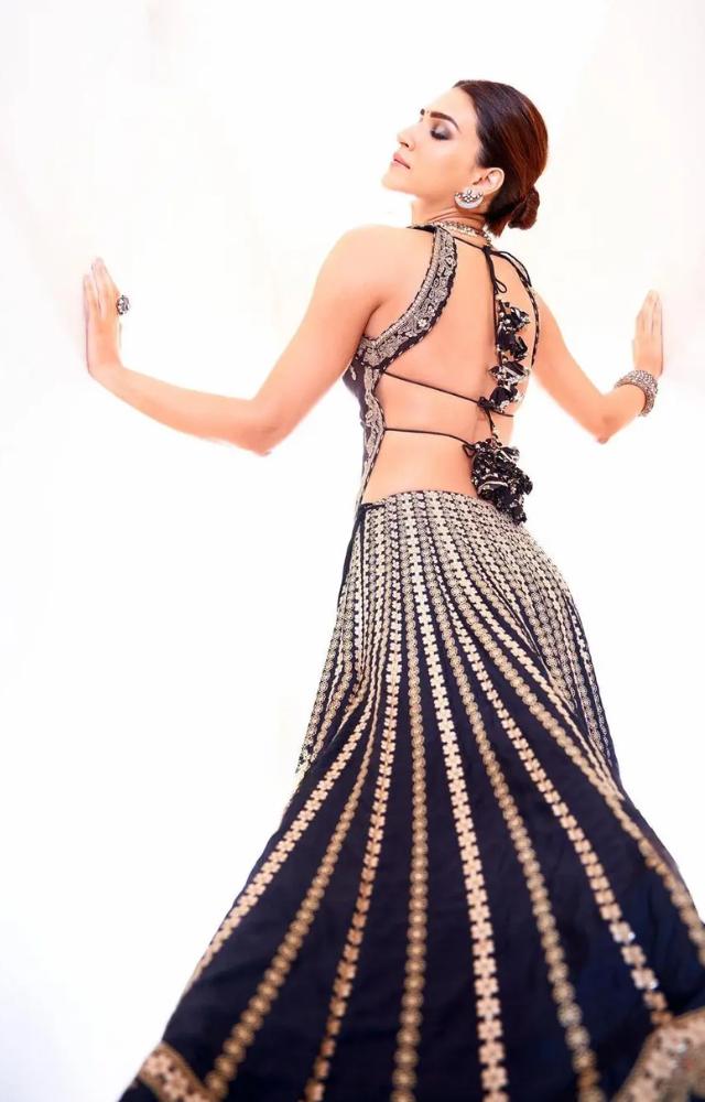 Kriti Sanon`s traditional style guide