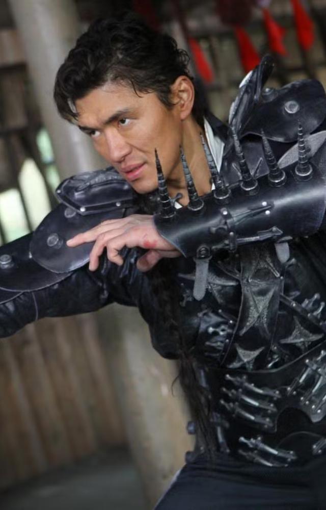 A Hollywood sensation born to a Korean family in America, Yune became a household name after his debut villainous role in The Fast and the Furious (2001).
