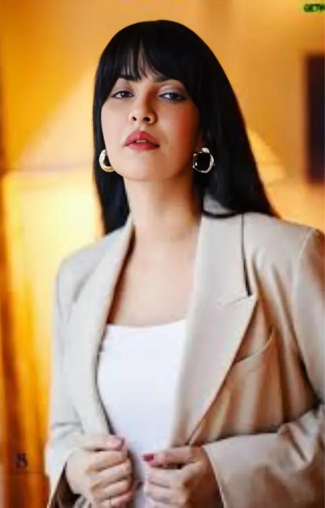 Khanzaadi was called out my Salman Khan for disrespecting the show as she often showed her will to make a volunteer exit.
