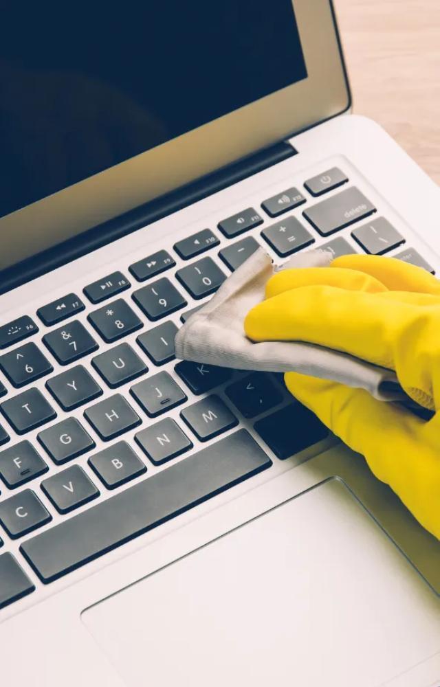 10 Easy Laptop Cleaning Hacks