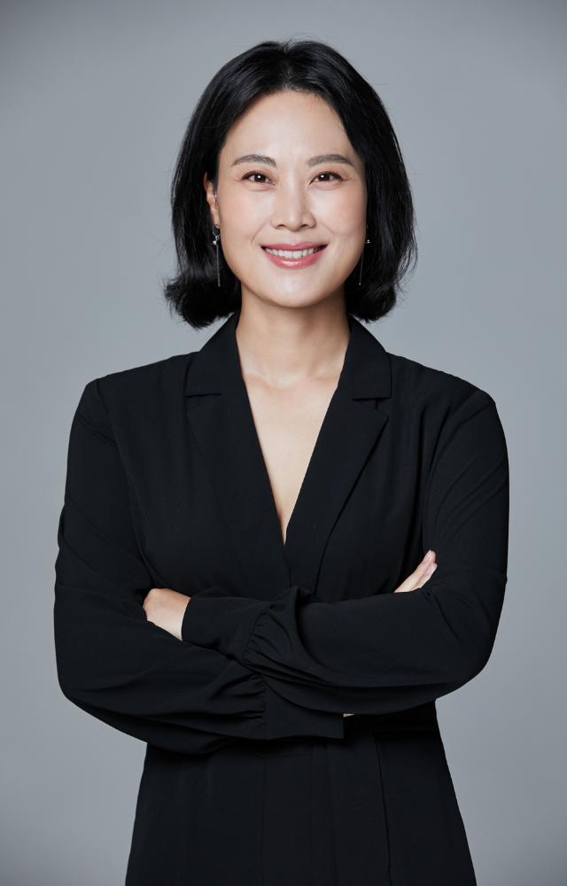 In this office comedy, she played Jang Yoo-sun, a director in the accounting department. She portrayed a professional and sophisticated character.