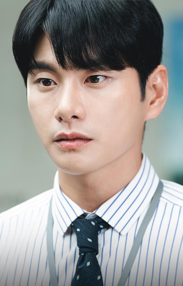 In one of 2024`s most popular dramas, he plays the cheating husband Park Min-hwan, a role that`s different from his usual comedic ones, showing his versatility.