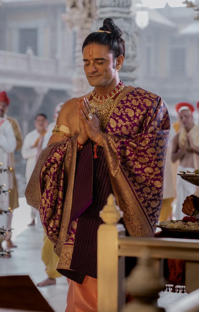 The article specifically targeted Yadunathji Brijratanji Maharaj, a prominent sect leader, and criticised the practices of the Pushtimarg sect.