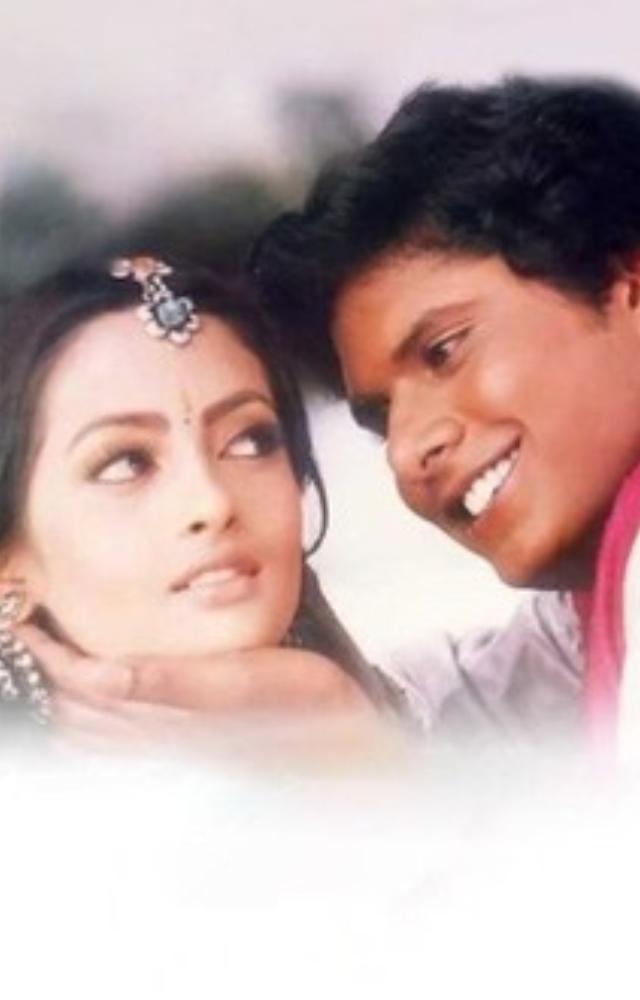 This marked Manoj`s debut in the Tamil film industry. His father, Bharathiraja, directed it. While the film was a failure, its music worked wonders.