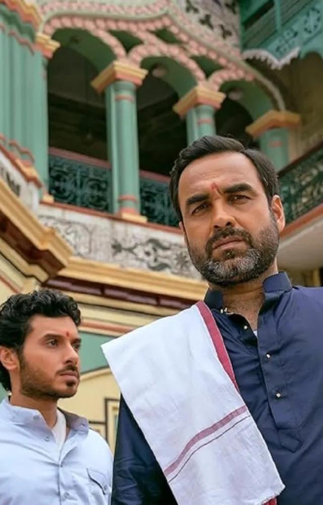 A gritty crime thriller about the intertwined fates of two families in the lawless world of Mirzapur, Uttar Pradesh.
