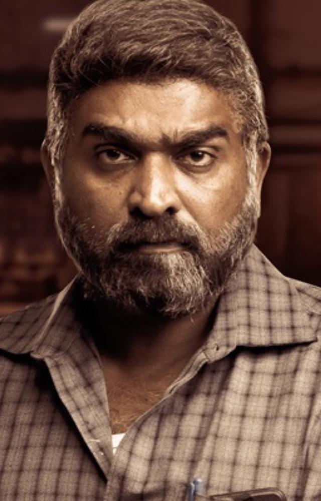 A barber played by Vijay Sethupathi files a whacky complaint after his home is burgled. Sethupathi`s intense performance in the film is commendable.