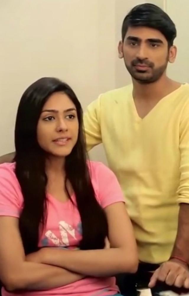 Before making a name for herself in films, Mrunal participated in the dance reality show 'Nach Baliye' Season 7 with her then-boyfriend, Sharad Chandra.