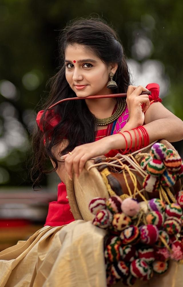 Prithviraj Sukumaran as Anand, Basil Joseph as Kaitholapparambil Vinu Ramachandran, Nikhila Vimal as Soumya, Anaswara Rajan as Anjali.