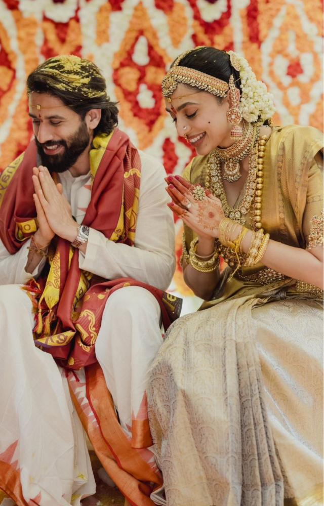 Shobitha dazzled in a beautiful Kanjivaram silk saree with gold jewelry, while Naga Chaitanya looked regal in a traditional pancha (dhoti).