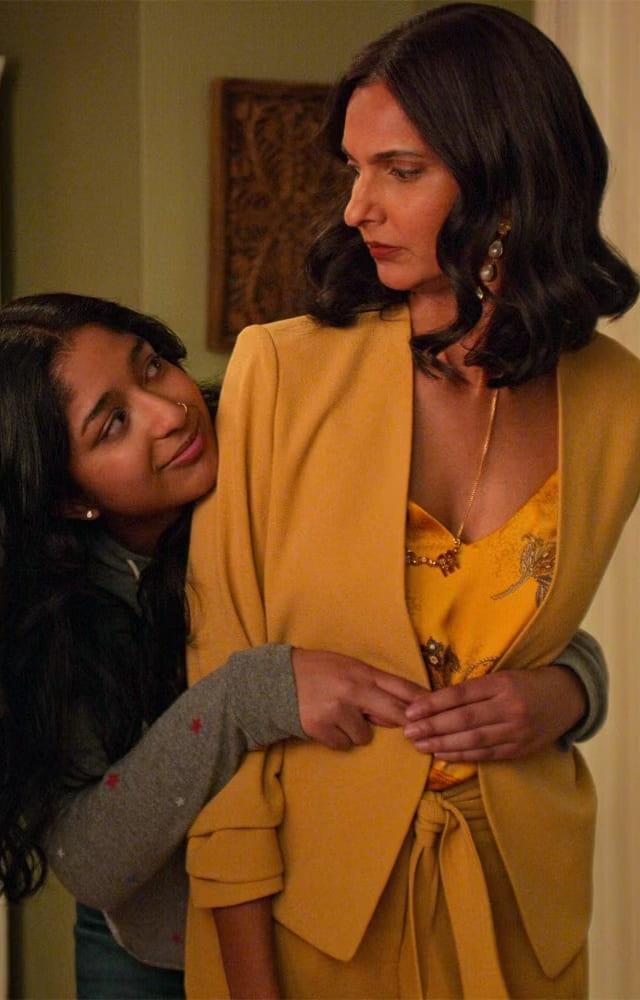 The Netflix series shows a realistic and raw relationship between a mother and a teenage daughter who tackle life in their own way.