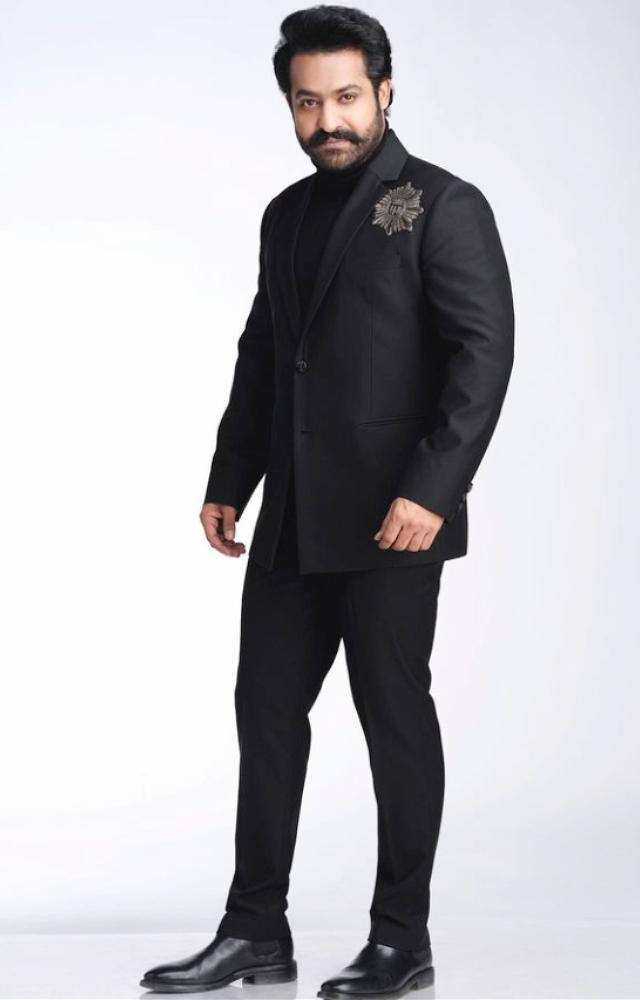 In Rakhi, NTR showcased his versatility by portrayed a good brother. His ability to bring emotional depth to the character touched the hearts of audiences. 