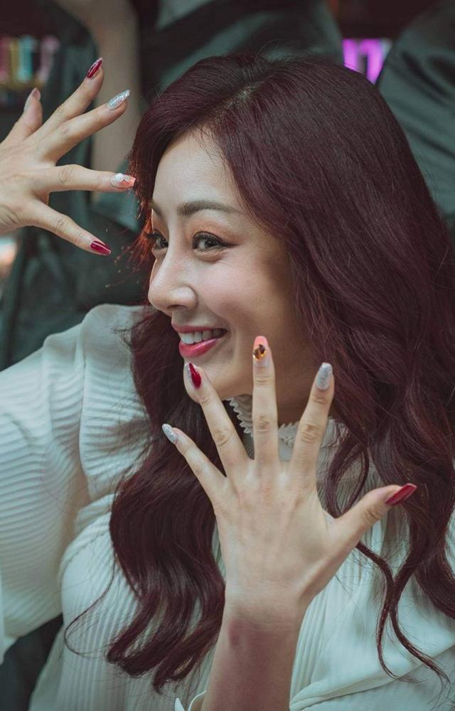 A comedy movie about the booming plastic surgery industry in Gangnam, featuring Oh Na-ra in a satirical take on beauty standards and personal reinvention.