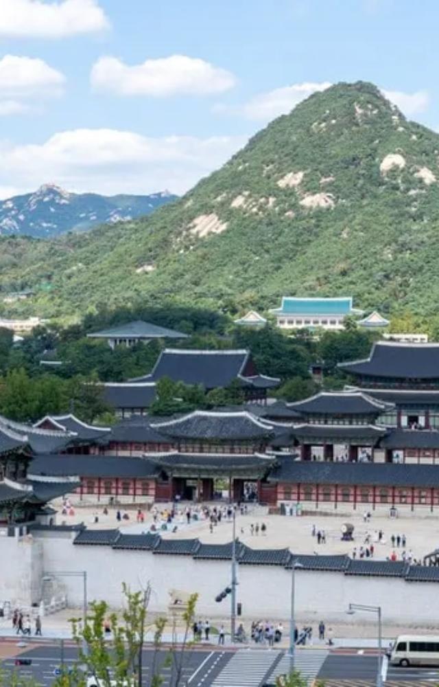 Gyeongbokgung Palace: This historic palace has been the backdrop for many period dramas, including Moon Embracing the Sun and Kingdom.