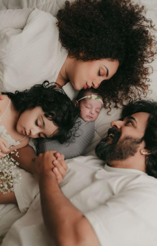 Pearle Maaney with her precious ones