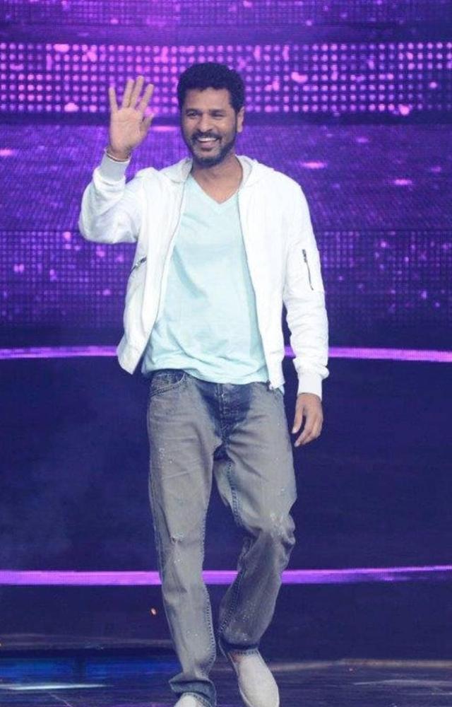 The father-son duo stunned the audience with an electrifying dance performance, which quickly went viral on social media.
