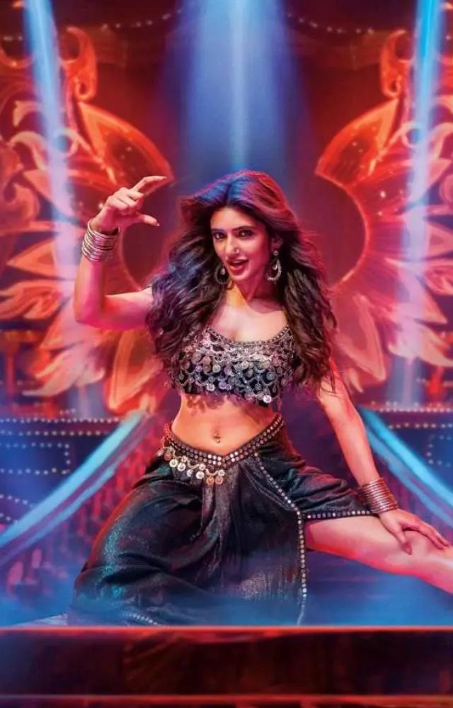 Both Sreeleela and Samantha brought electrifying energy to their songs, but Sreeleela`s performance is noted for being more vibrant and raw.