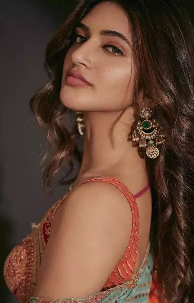 Samantha`s 'Oo Antava' dance moves were praised for sass and style. Sreeleela`s 'Kissik' moves are lauded but seen as less sassy by some.