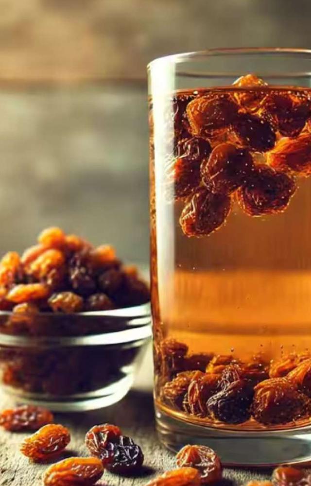 8 Benefits Of Drinking Raisin Water