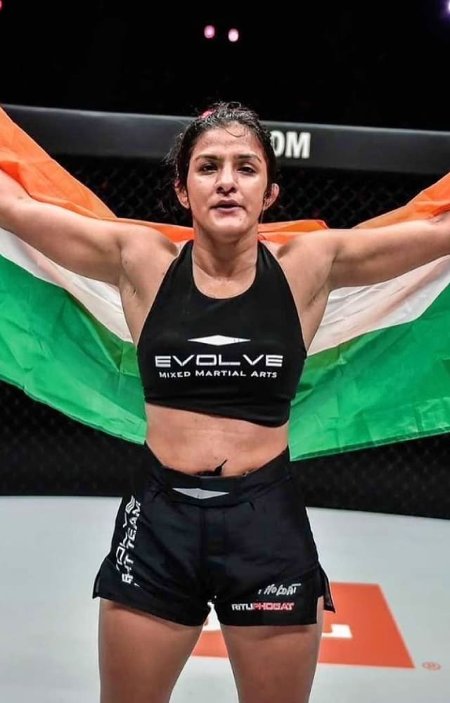 A former wrestler who won the gold at the Commonwealth Games in 2016, Ritu Phogat has now shifted her focus from wrestling to mixed martial arts (MMA).