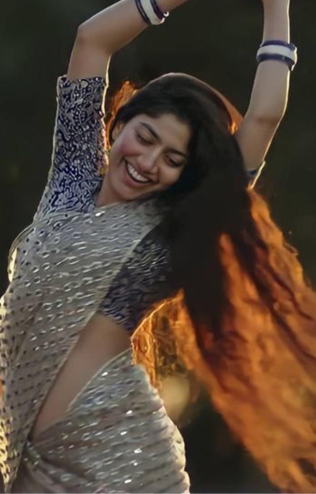 Her graceful yet energetic movements perfectly complemented the music, further solidifying her reputation as a talented dancer