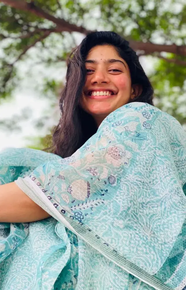 Sai Pallavi opts to highlight her natural beauty, choosing to forgo makeup to stay authentic and confident in her own skin.