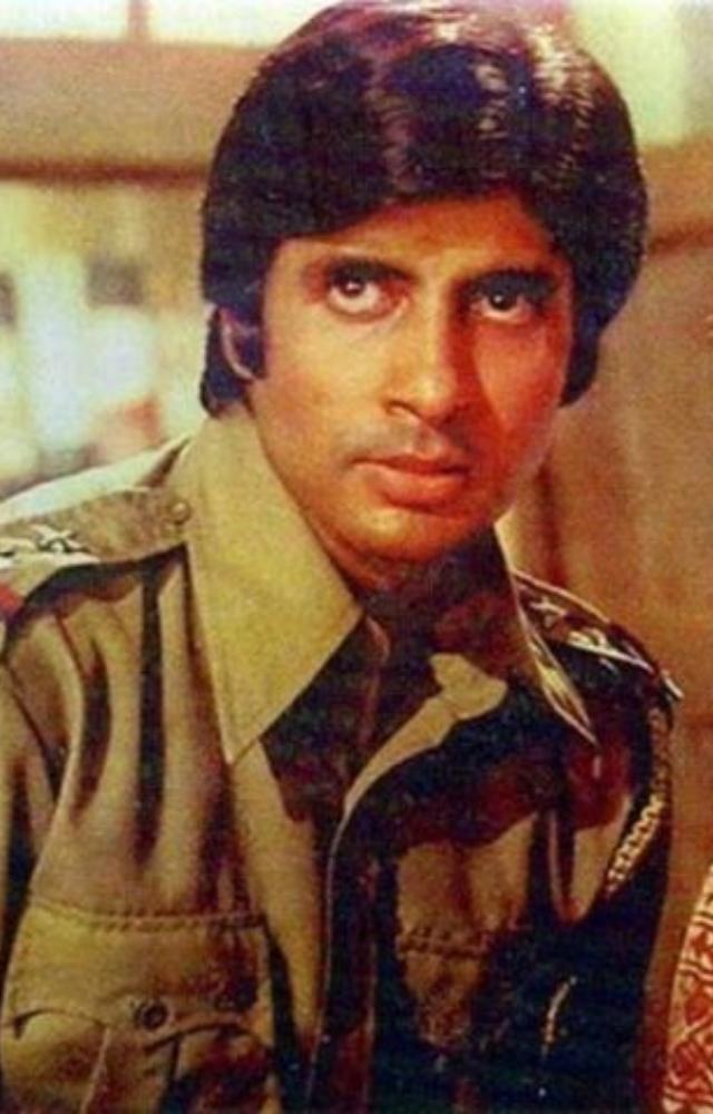 This film marked the beginning of Amitabh Bachchan`s angry young man image. Zanjeer is a gritty revenge drama that explores themes of corruption and injustice.