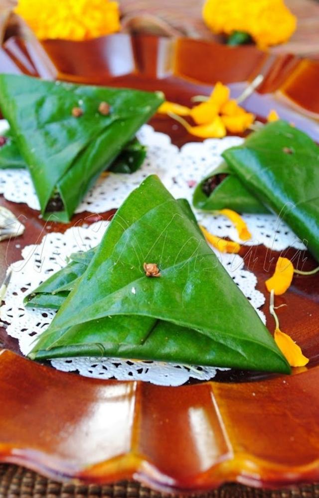 If you’re a paan lover, this unique twist is for you. Imagine the classic samosa with a paan-inspired filling