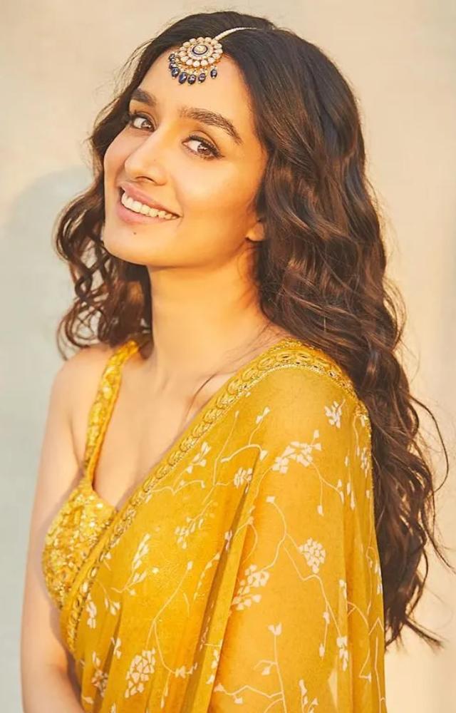 How Shraddha Attracts Followers?
