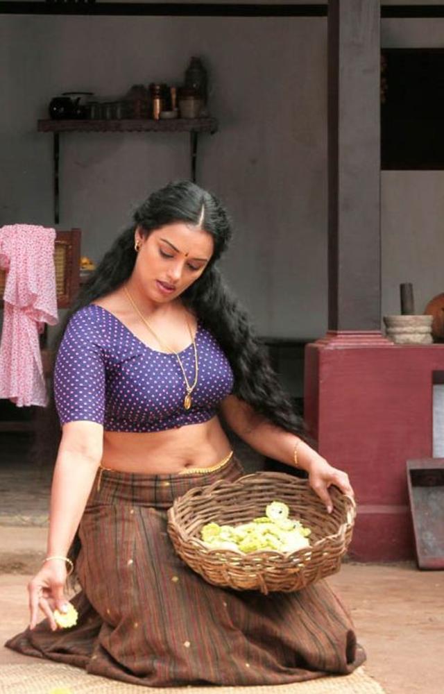 Shwetha Menon won two Kerala State Film Awards for Best Actress: for Paleri Manikyam in 2009 and Salt N` Pepper in 2011