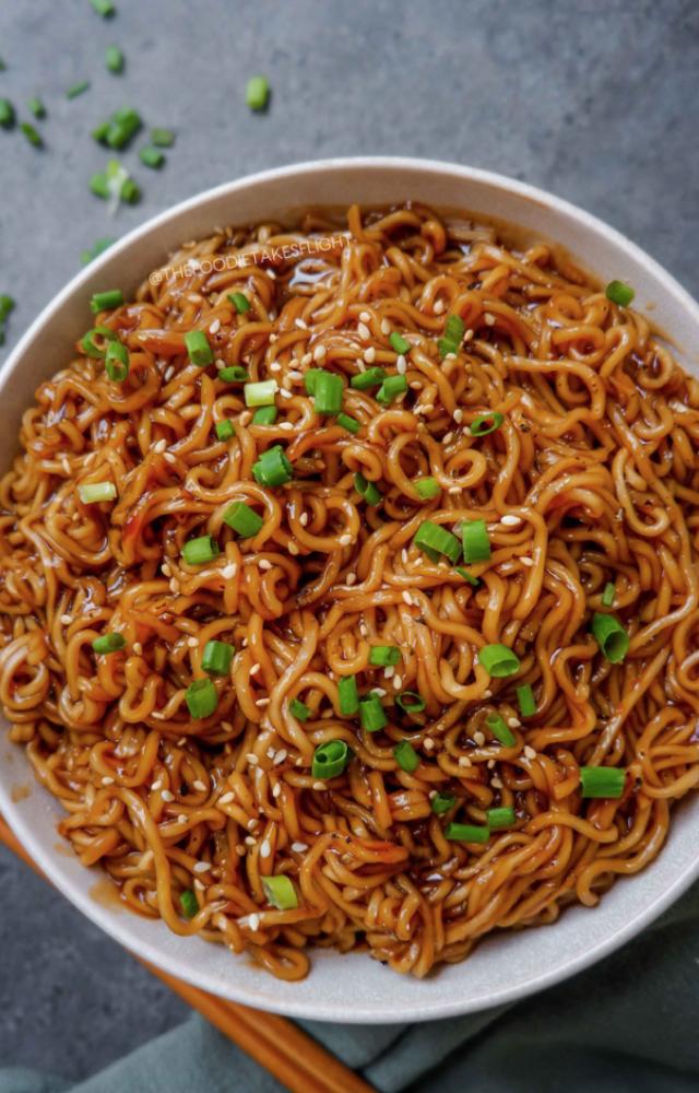 5 Side Effects of Eating Instant Noodles