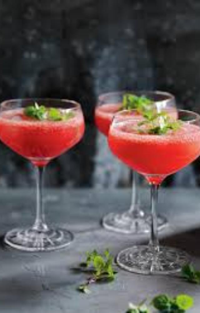 Hydrating watermelon blended with fresh mint, a squeeze of lime, and a pinch of sea salt for ultimate refreshment.