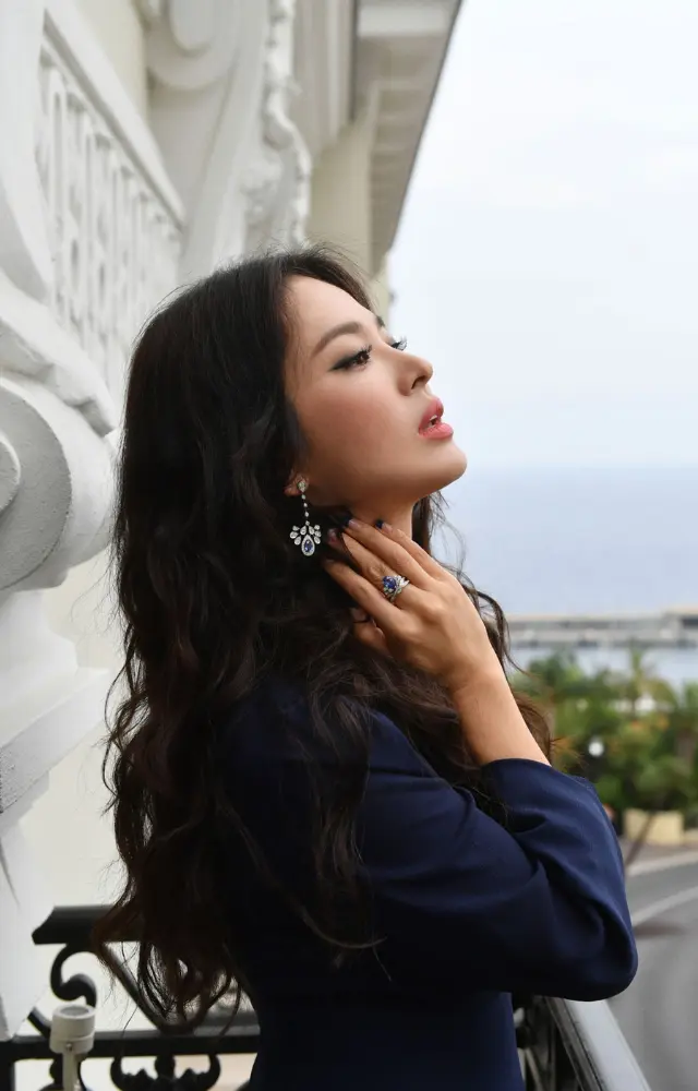 She was discovered at the age of 14 when she won a modeling contest.