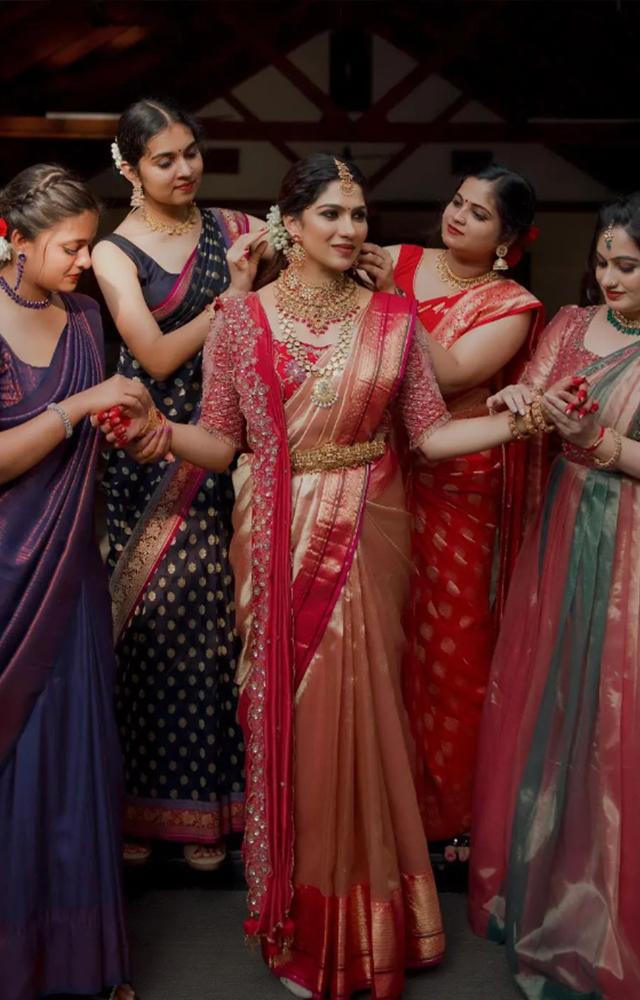 A stunning saree design from Kanchivaram and Jazaashdesignstudio did the blouse works by matching with the saree for the gorgeous Swasika Vijay. 