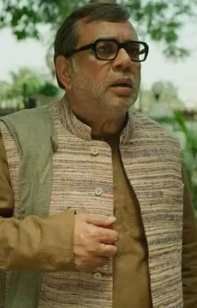 Ananth Mahadevan`s direction, coupled with Alphonse Roy`s cinematography, paints a vivid picture of Kolkata and enhance the film`s charm.