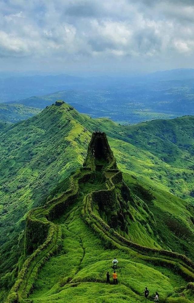 Located in Pune district, it is also known as Prachandagad Fort. It holds special historic significance as Shivaji first captured it in 1646, at the age of 16.