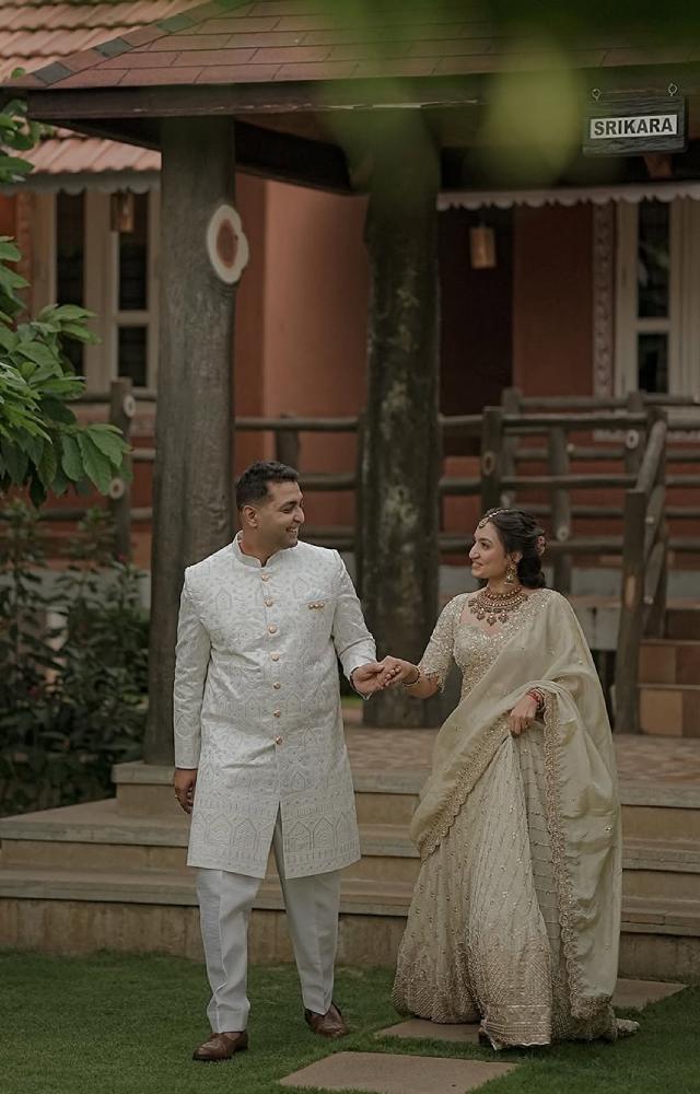 Popular Kannada TV actress Vaishnavi got engaged to her beau Akay in an intimate ceremony on Monday. She shared some dreamy engagement pictures.