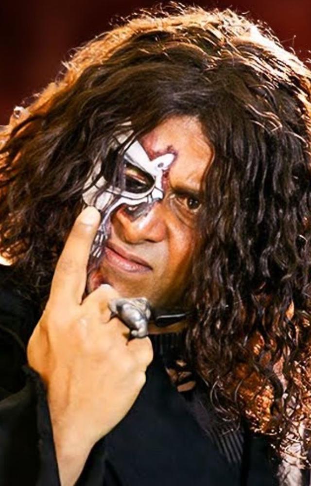 Vikram played three roles- Ambi, Remo, and Anniyan—in this thriller, highlighting his seamless transitions between contrasts.