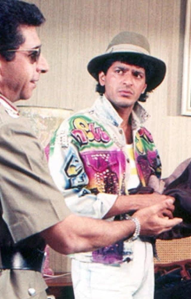 Chunky Panday adds comedy to the action in the classic film Vishwatma, leaving audiences in splits.