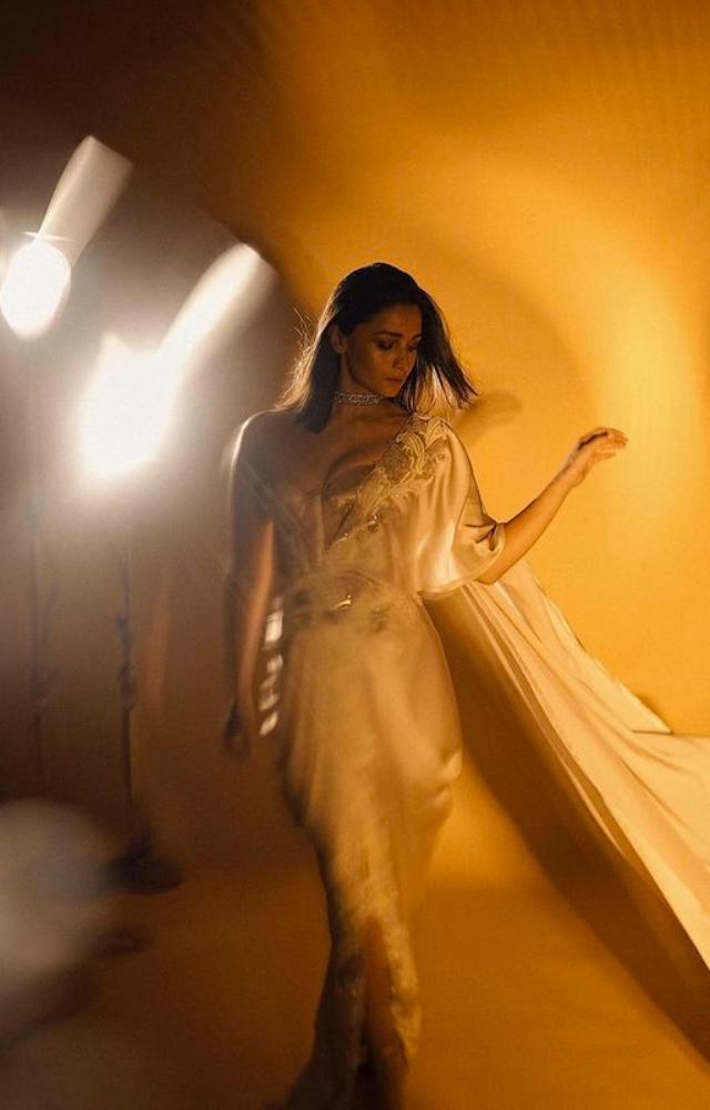 Alia captivates in a photoshoot, exuding sizzling elegance and timeless beauty with every frame.