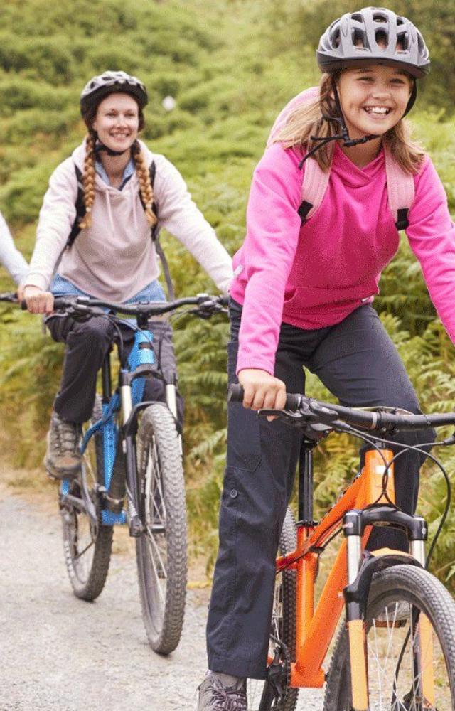 An excellent strategy for managing anxiety is to exercise on a regular basis.Engaging in physical activity can lower stress hormone levels and increase the body